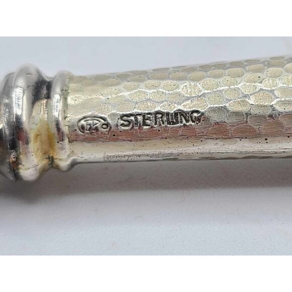Antique Hammered Sterling Silver Handle Pie Server. Marked & Monogrammed 'A' - Picture 8 of 11